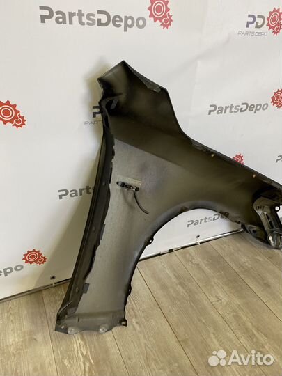 Крыло левое Lexus IS 250