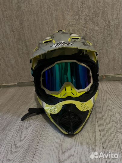 Кроссовый шлем