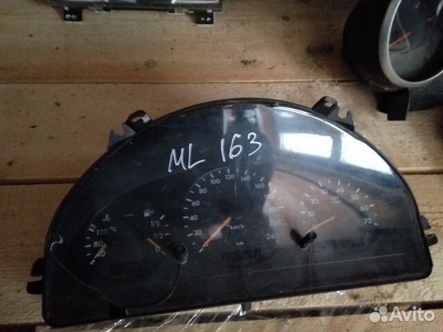 Щиток приборов и другое на Mercedes ML 163