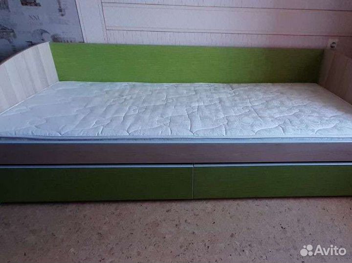 Кровать односпальная