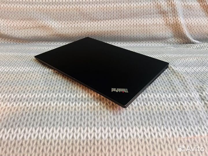 Ноутбук ThinkPad X13 + 16 ram
