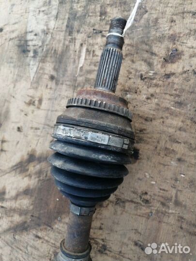 Привод передний левый Toyota Noah AZR65 1AZ