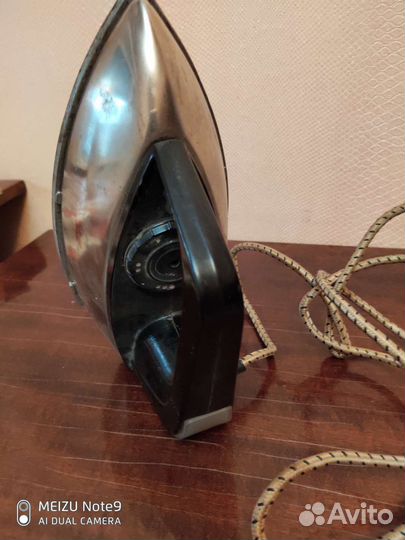 Утюг электрический советский