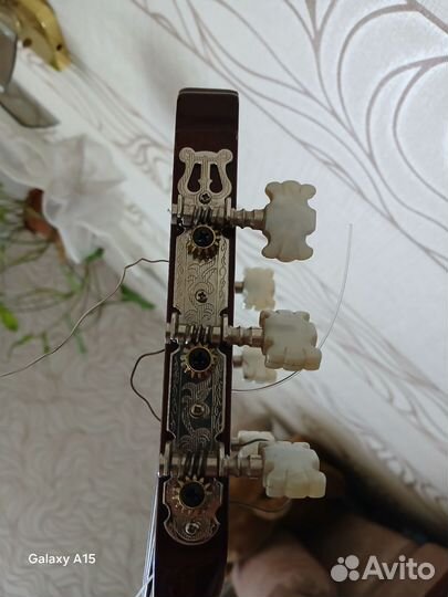 Акустическая гитара