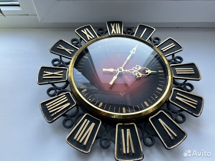 Часы янтарь