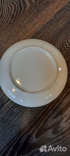 Настенная тарелка