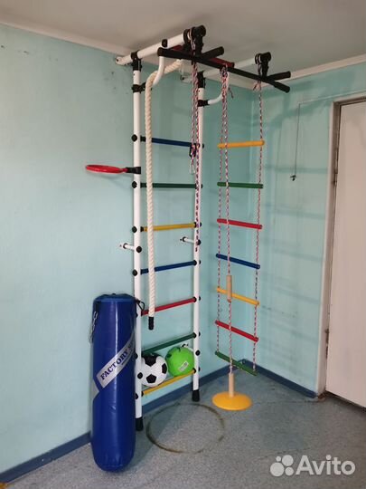 Шведская стенка с турником