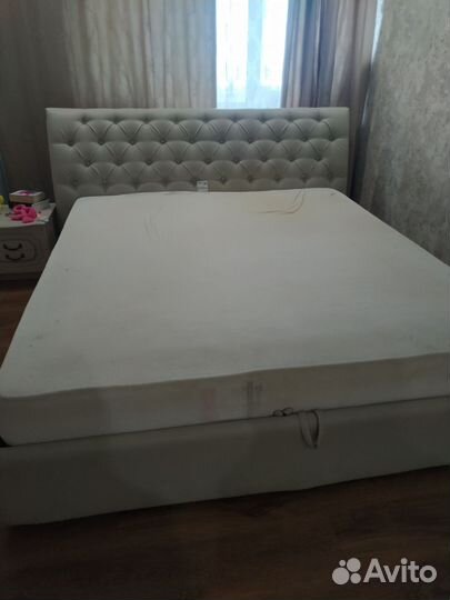 Кровать двухспальная с матрасом 180 200 бу