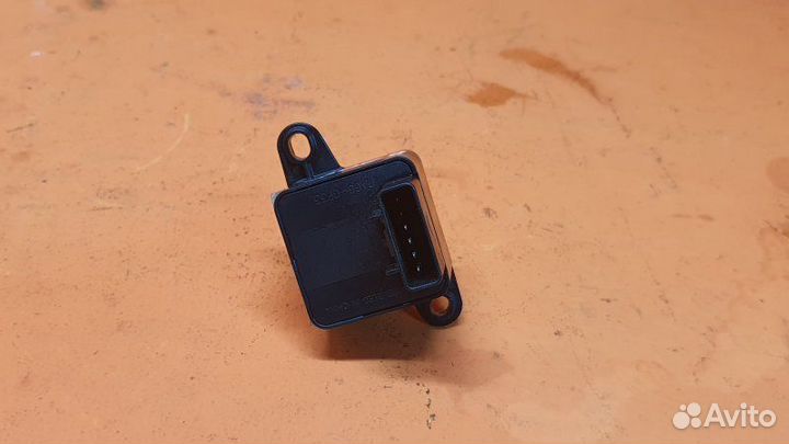 Блок управления стеклоочистителем задний Hummer H3