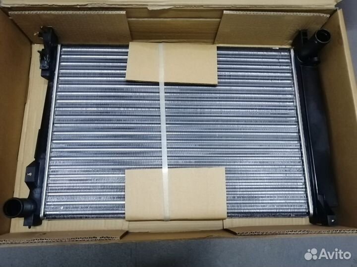 Радиатор двигателя voyager 2.5 NRF 58263A