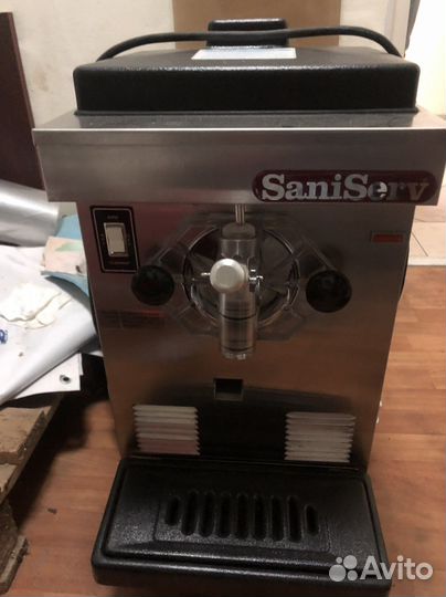Фризер для мягкого мороженого Sani Serv