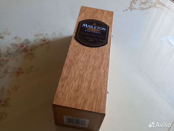 Дерев коробка от виски