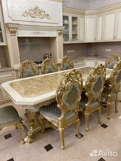 Комплект стол и стулья. В наличии