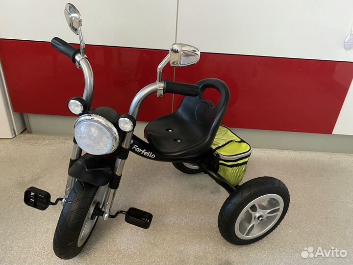 Детский трехколесный велосипед новый