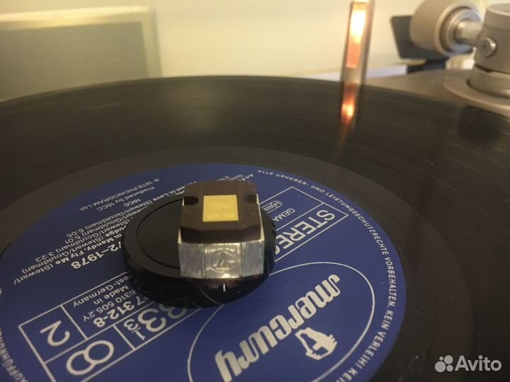 Проигрыватель винила Viktor