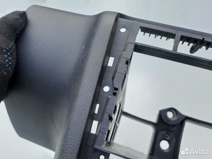 Центральная нижняя консоль Skoda Octavia A4 Tour