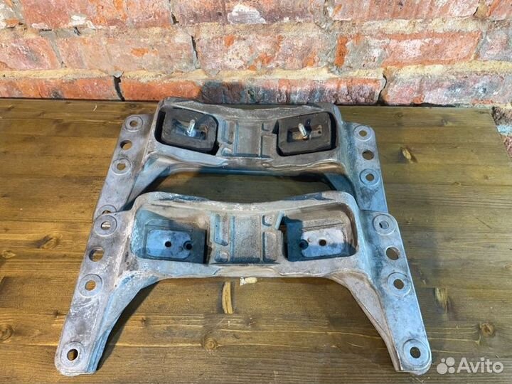 Подушка АКПП Bmw 5 E60 N52B25 AF 2005 Дорест