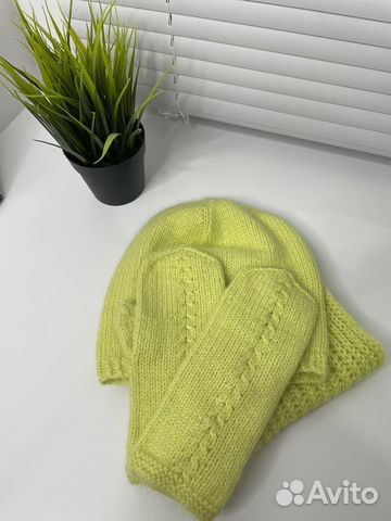 Комплект шапка, варежки и шарф