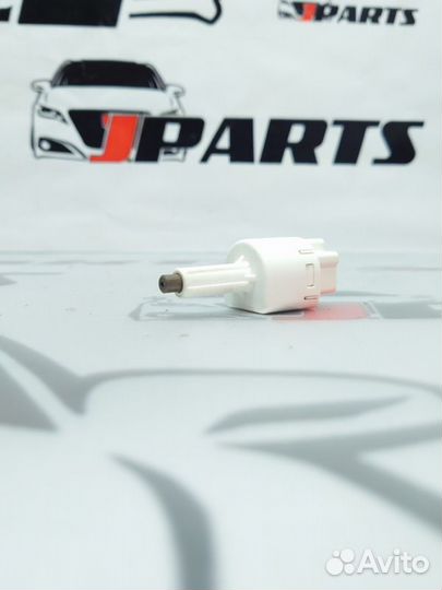 Датчик включения стопсигнала Suzuki Grand Vitara