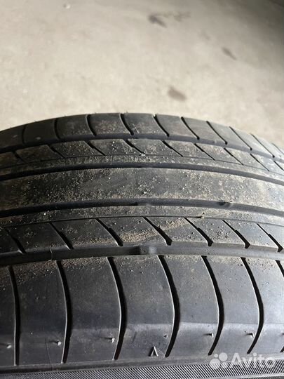 Yokohama dB Decibel E70N 215/55 R17 94V