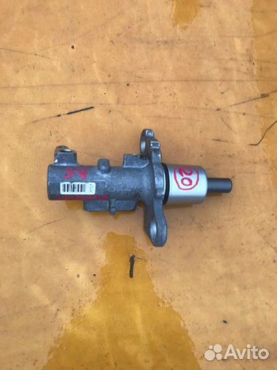 Главный тормозной цилиндр Audi A6 C5 ARJ 2000
