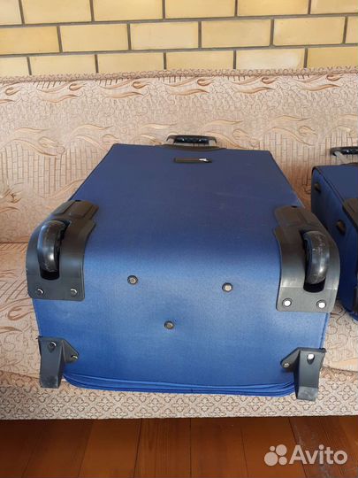 Чемодан на колесах новый