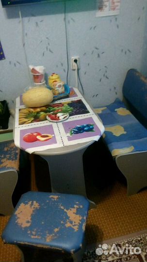 Угловой кухонный уголок