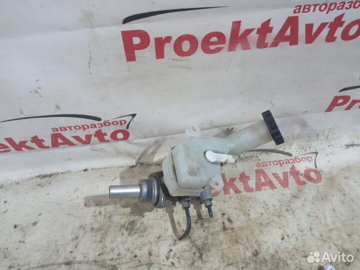 Главный тормозной цилиндр Mitsubishi Outlander 3