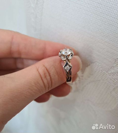 Кольцо тюльпан с бриллиантами 0.85 карат