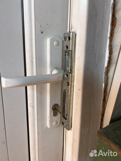 Дверь пластиковая входная бу высота 2.20/83