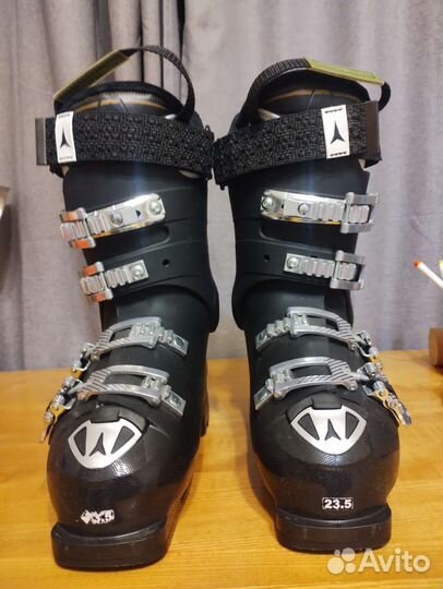 Горнолыжные ботинки женские Atomic