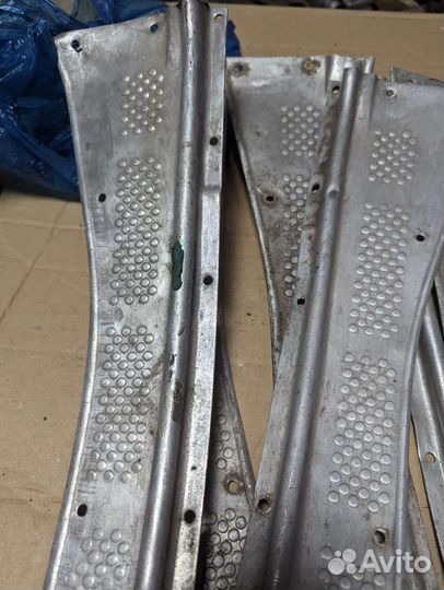 Газ 21 Волга накладки на пороги задние СССР