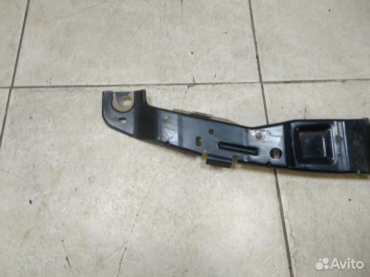 Кронштейн переднего бампера Infiniti M M25 M37 M56