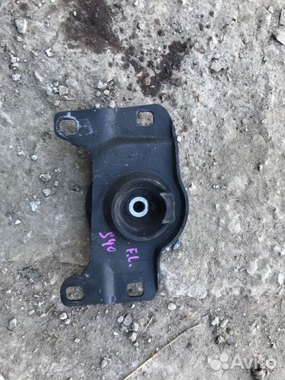 Подушка кпп передняя левая Volvo S40