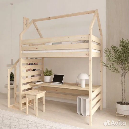 Кровать чердак из массива дерева