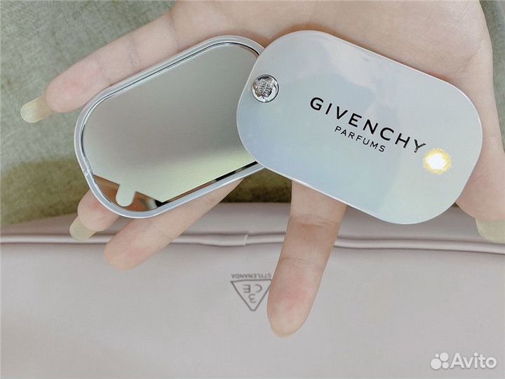 Зеркало givenchy