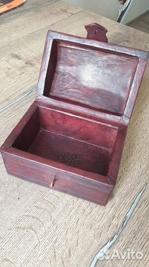 Кожаная шкатулка
