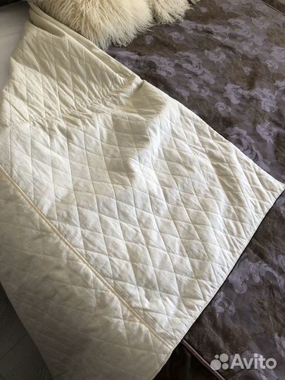 Продам комплект штор и покрывало