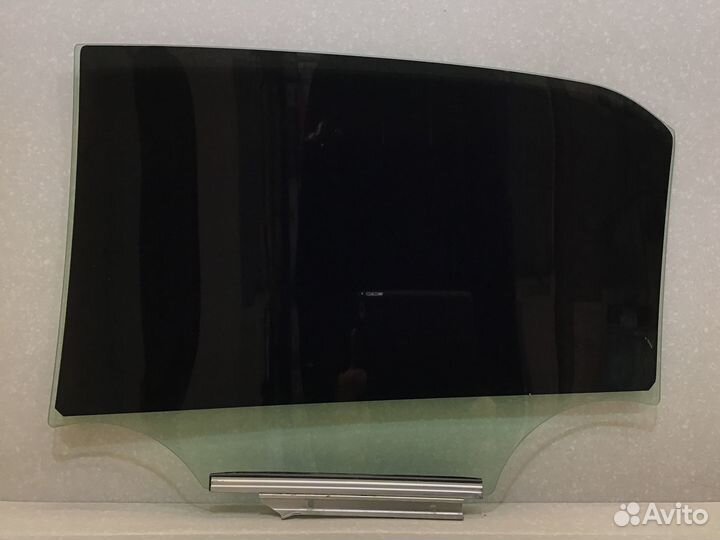 Стекло двери задней правой Toyota Corolla E15 2006