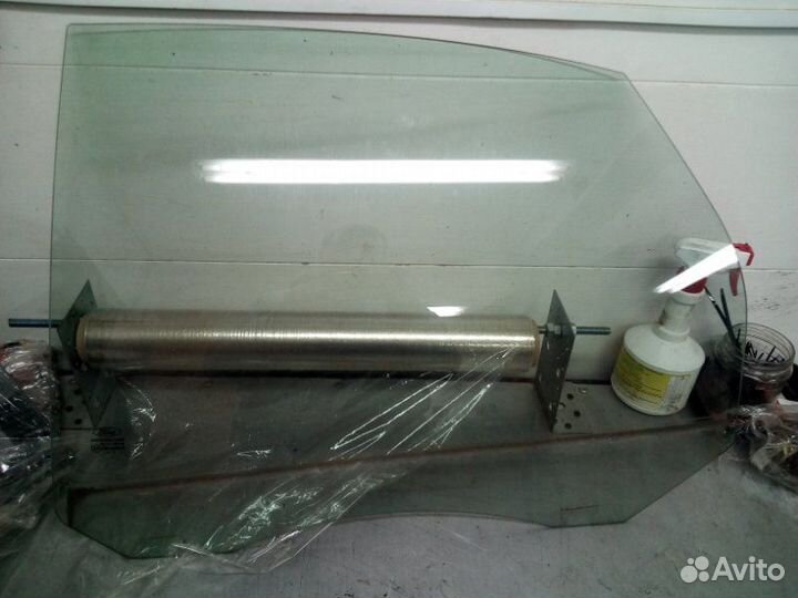 Стекло двери заднее левое Ford Focus 2 хэтчбек 1.8