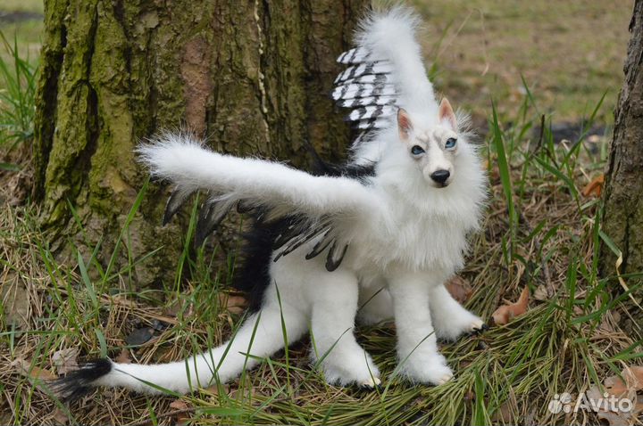 Игрушка ручной работы волк с крыльями