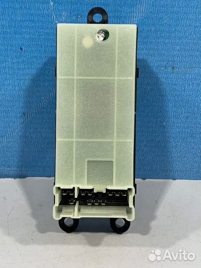 Блок кнопок стеклоподъемников Nissan note E11 Лев