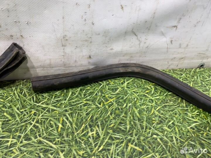 Уплотнительная резинка капота Peugeot 206 хэтчбек