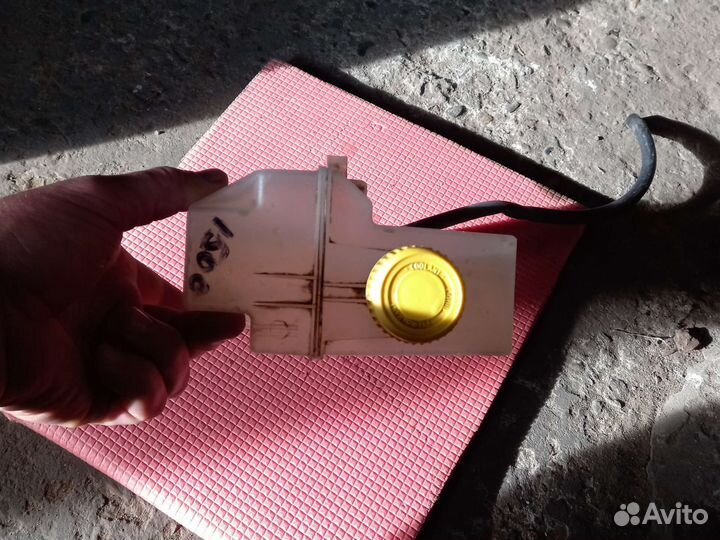 Бачек расширительный nissan note E11