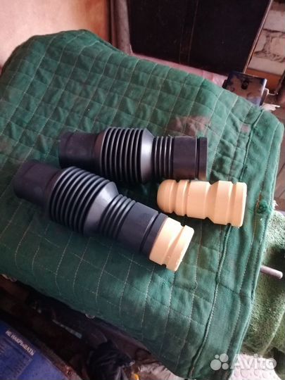 Комплект пыльники с отб. рез. стойки-аммортизатора