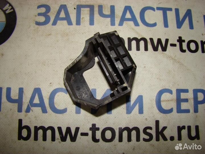 Кронштейн нижний крепления радиатора LH BMW 116i E