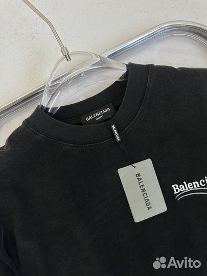 Футболка Balenciaga