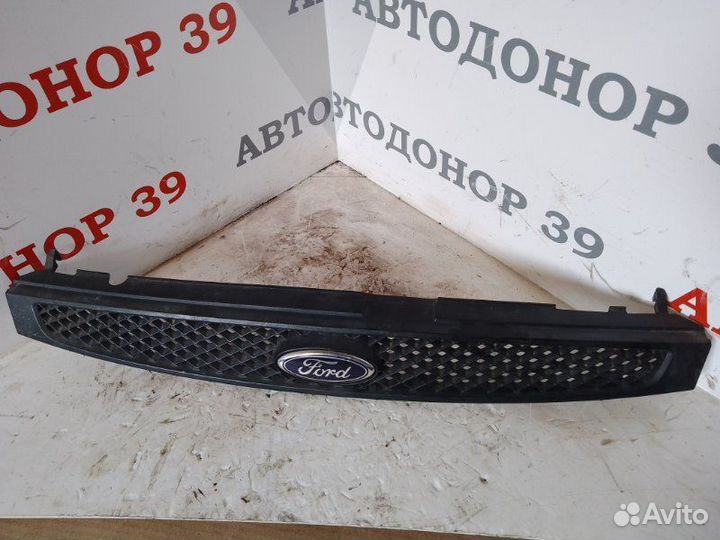 Решетка радиатора Ford Fiesta 2003