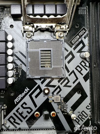 Материнская плата ASRock B560M PRO4