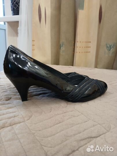 Туфли женские 38 размер черные лакированные